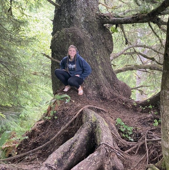 Meet your Posher, Kaitlyn - Picture 4 of 11